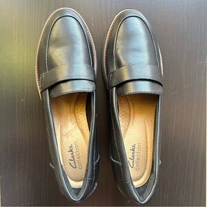 Clarks Black Leather Loafers Women's 9 Slip On Comfort Shoes Office Business